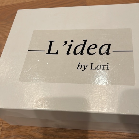 Black leather booties size 7 - Picture 9 of 9